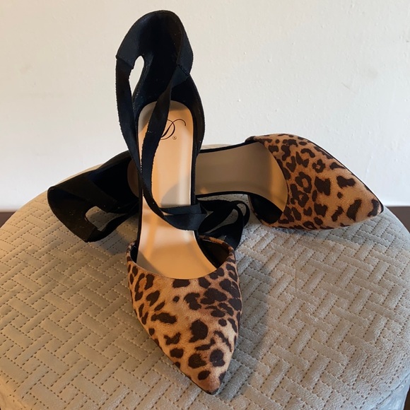NEW Delicious Leopard Print Pump Hills| No Box - Picture 2 of 8
